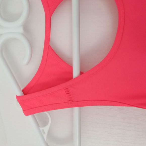 American Eagle Outfitters tank top with split back - Picture 2 of 4